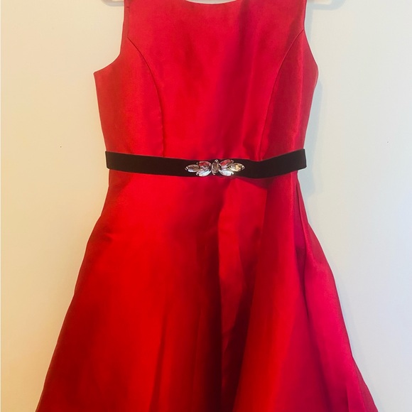Zunie girls red dress with black tie belt with silver brooch. - Picture 1 of 8